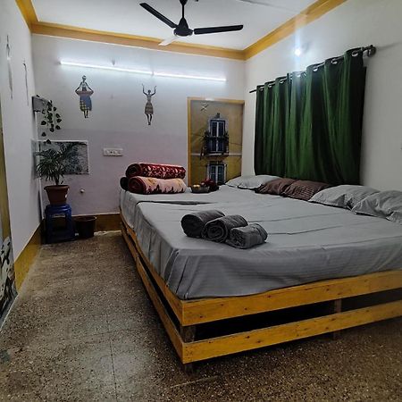 Hotel Adh Amilia Gardens Narasimharaja Puram Zewnętrze zdjęcie